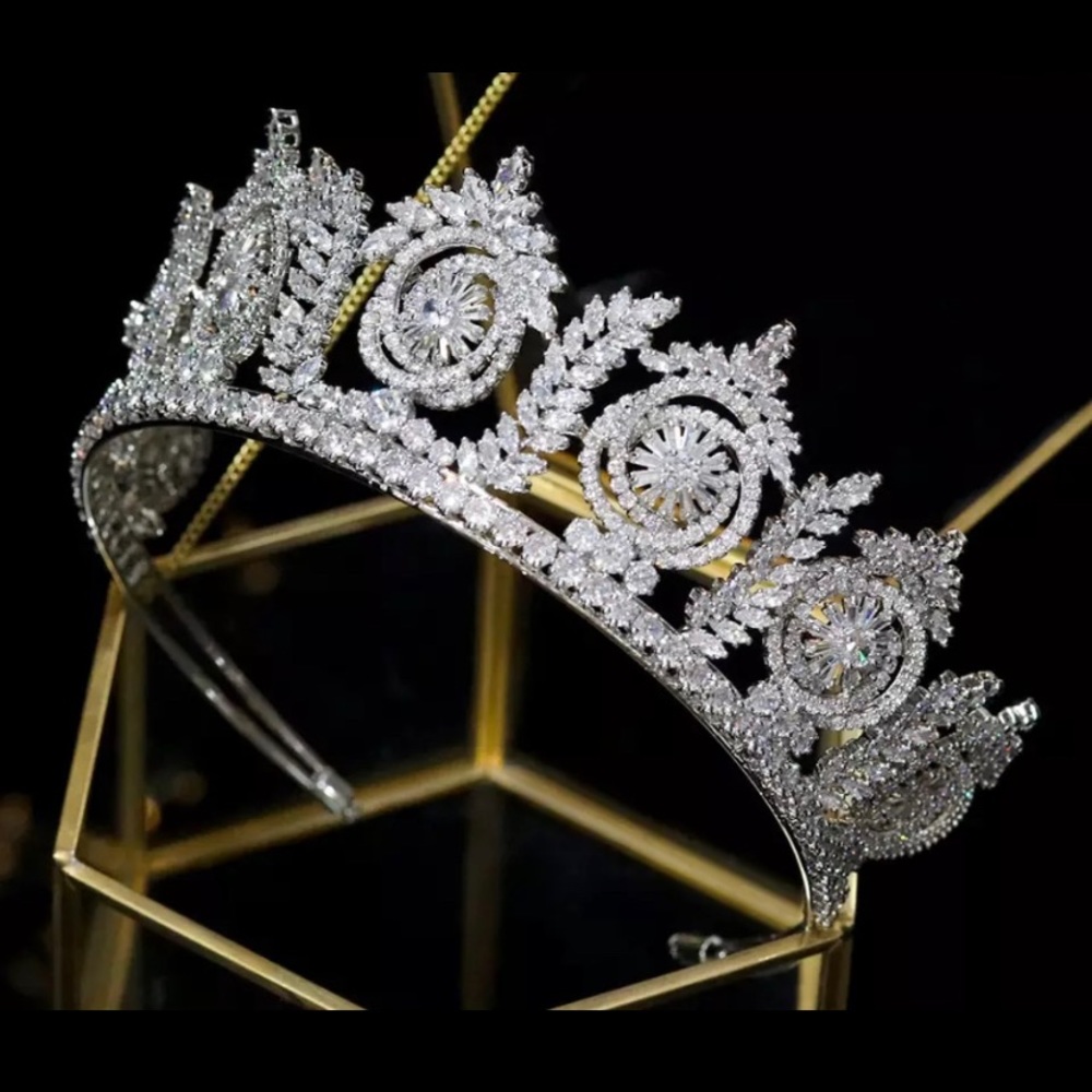 Bridal Tiara brand new silver